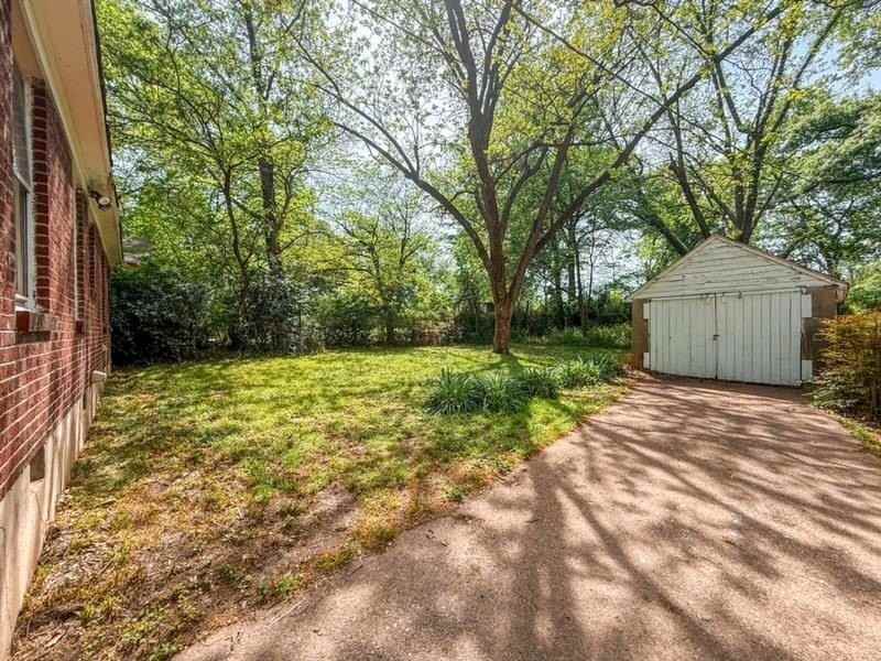 3443 Douglass Ave - Photo 2 of 8