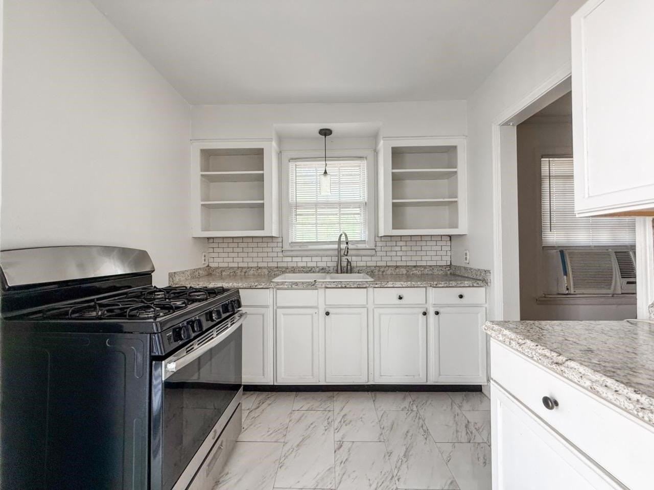 3443 Douglass Ave - Photo 3 of 8