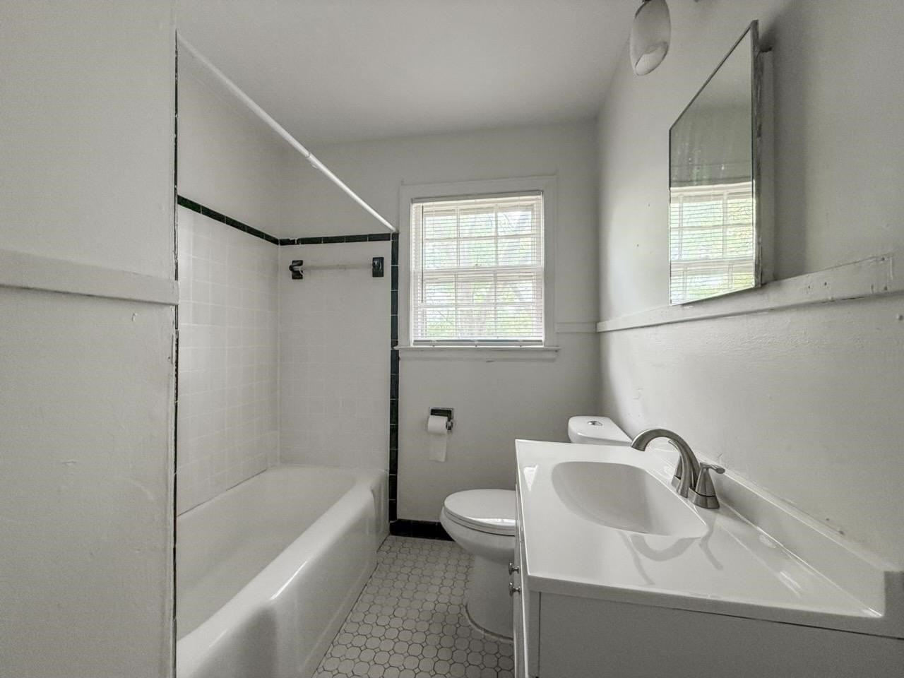 3443 Douglass Ave - Photo 4 of 8