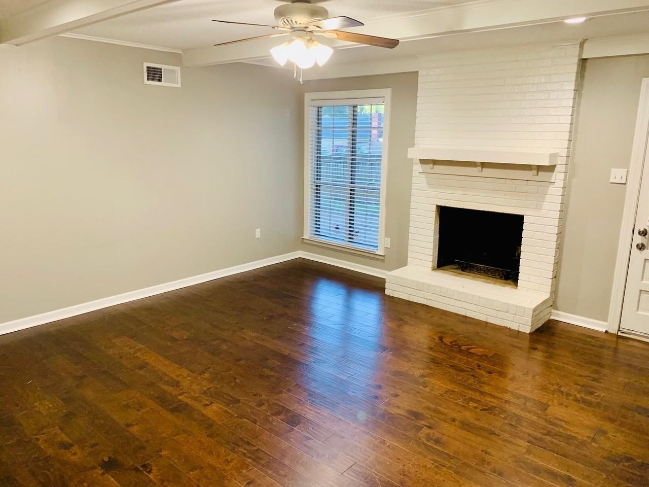 1624 W Churchill Downs - Photo 4 of 16