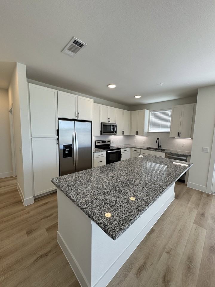 Portman Ave #2202 - Photo 2 of 8