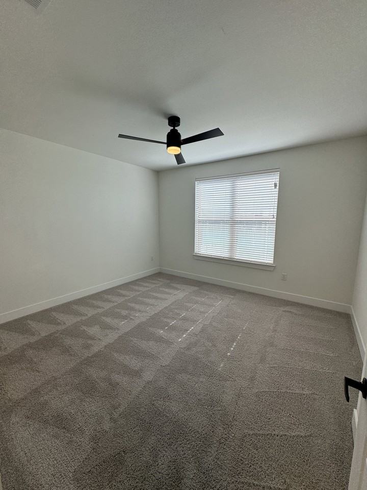 Portman Ave #2202 - Photo 4 of 8