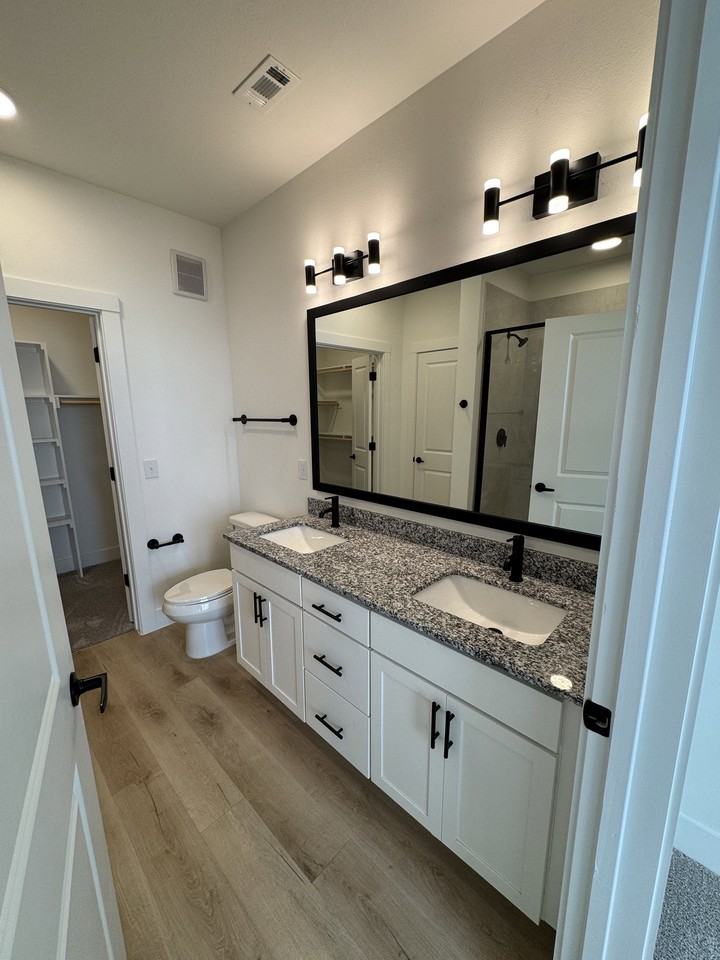 Portman Ave #2202 - Photo 5 of 8