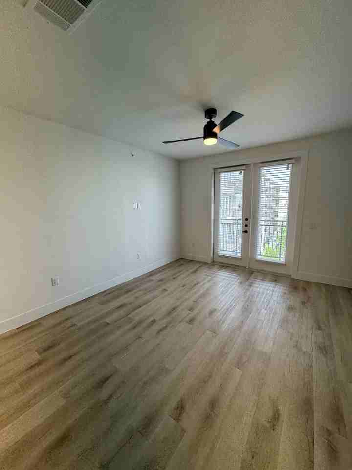 Portman Ave #1411 - Photo 4 of 8