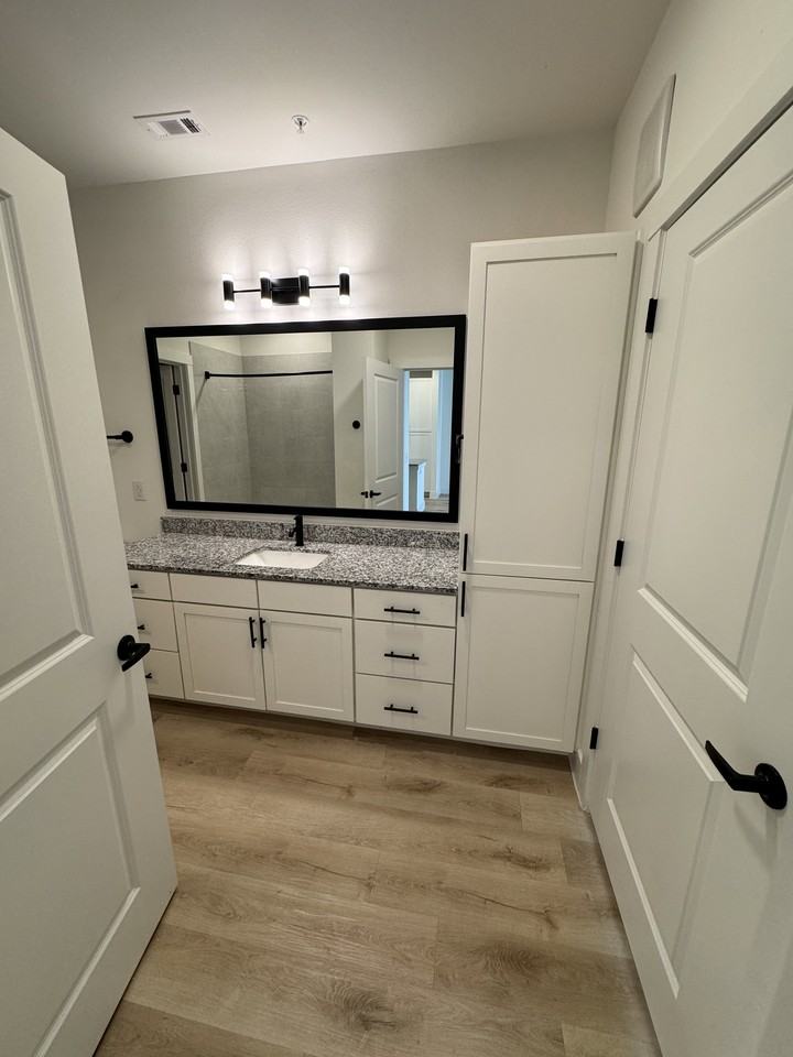 Portman Ave #1411 - Photo 6 of 8