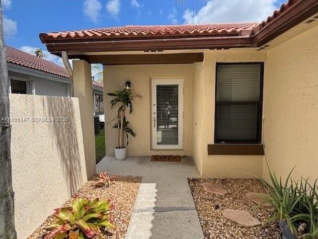 2158 Baton Rouge - Photo 2 of 21