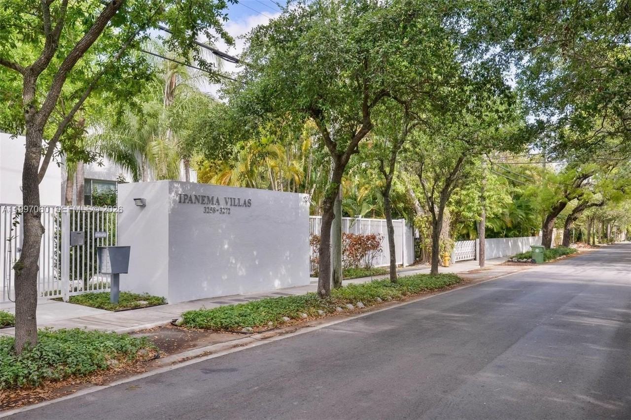 3272 Virginia St #A1 - Photo 2 of 25