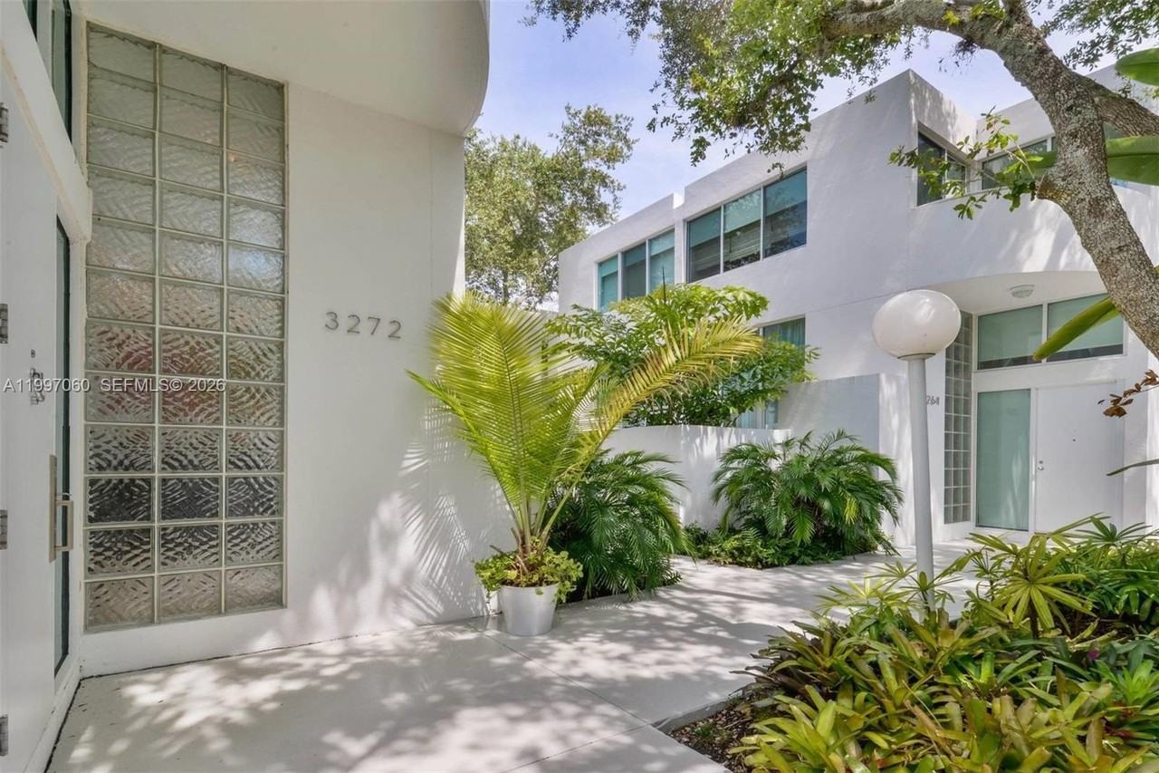 3272 Virginia St #A1 - Photo 6 of 25