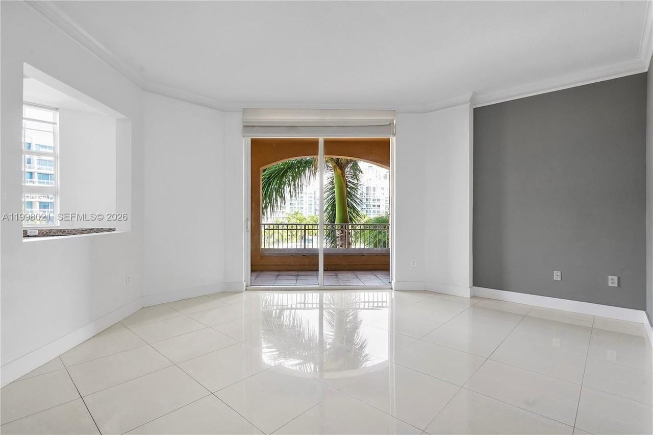 3001 Ne 185th St #411 - Photo 7 of 43