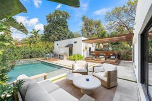 featured image of 445 Ne 76th St