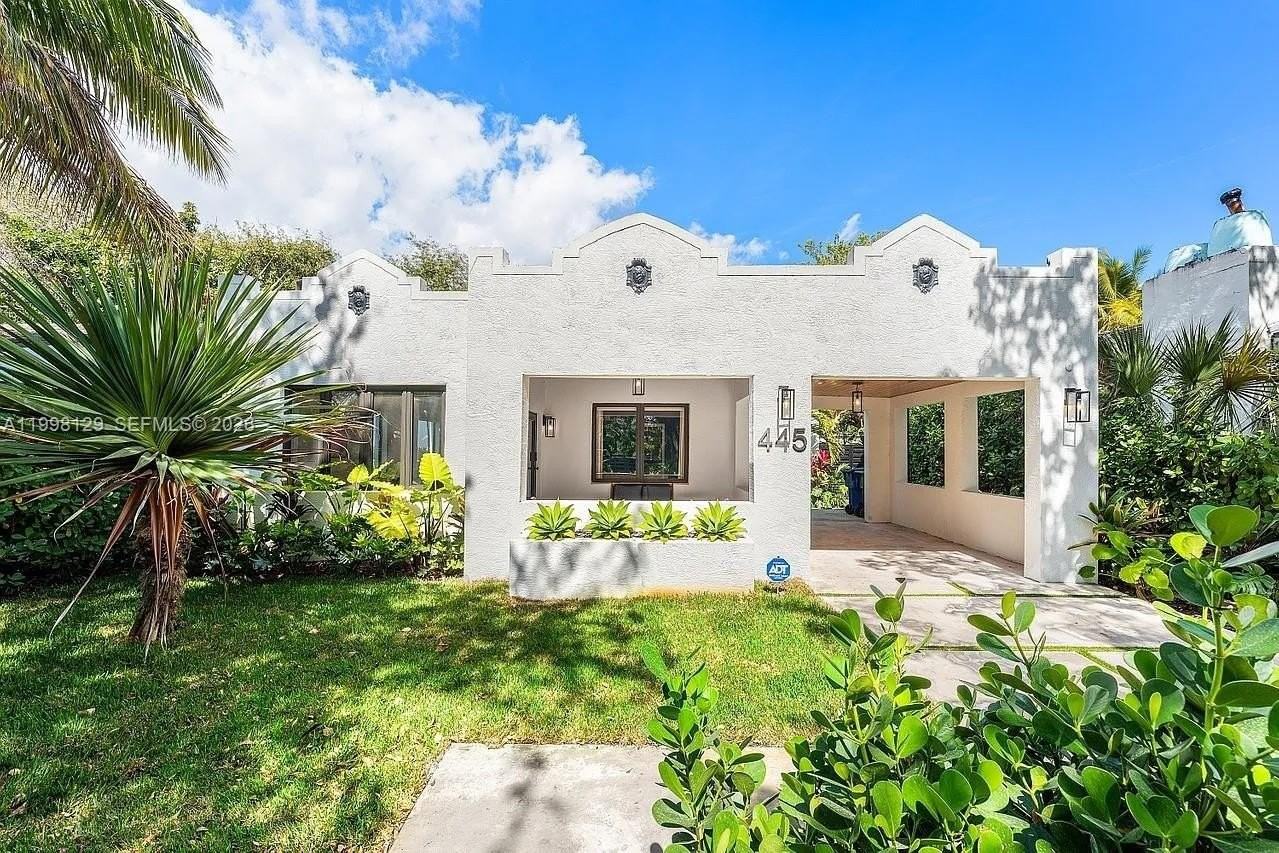 445 Ne 76th St - Photo 3 of 50