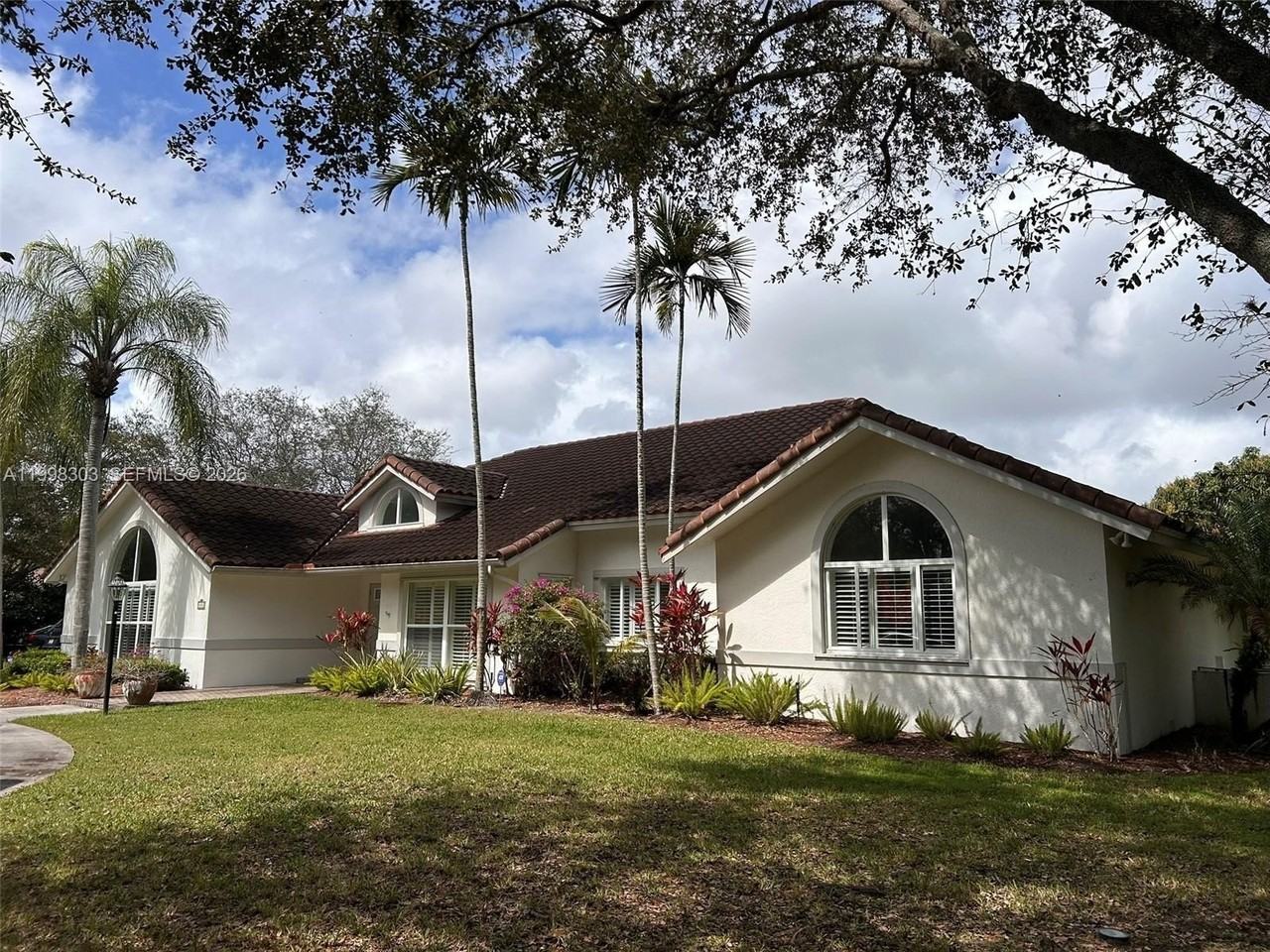 8001 Sw 160th St - Photo 2 of 11