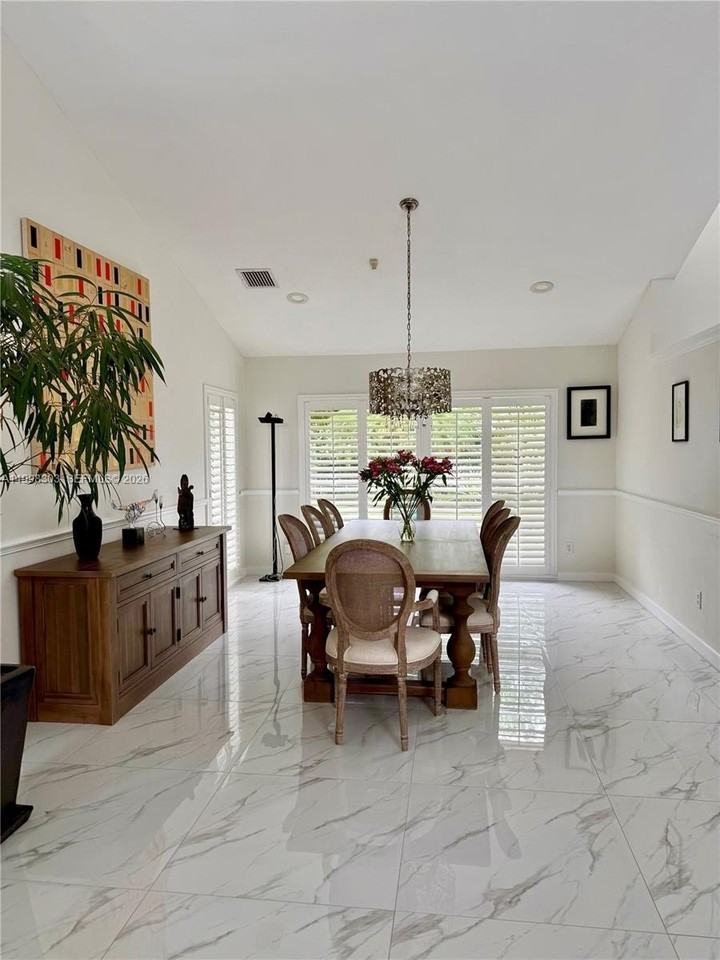 8001 Sw 160th St - Photo 3 of 11