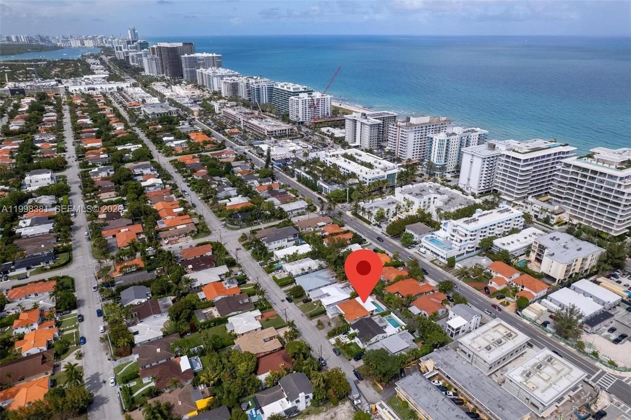 9141 Abbott Ave - Photo 4 of 31