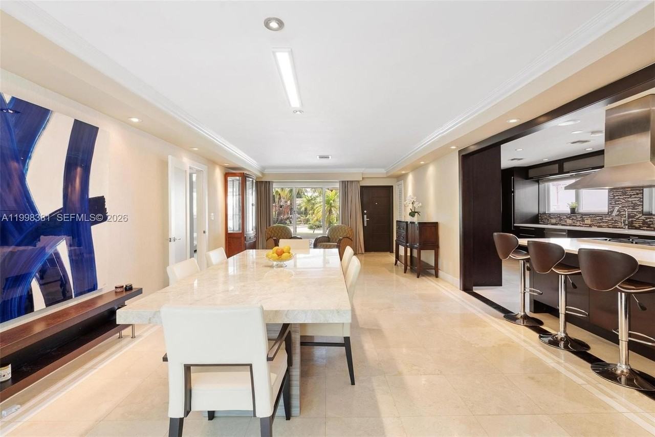 9141 Abbott Ave - Photo 7 of 31