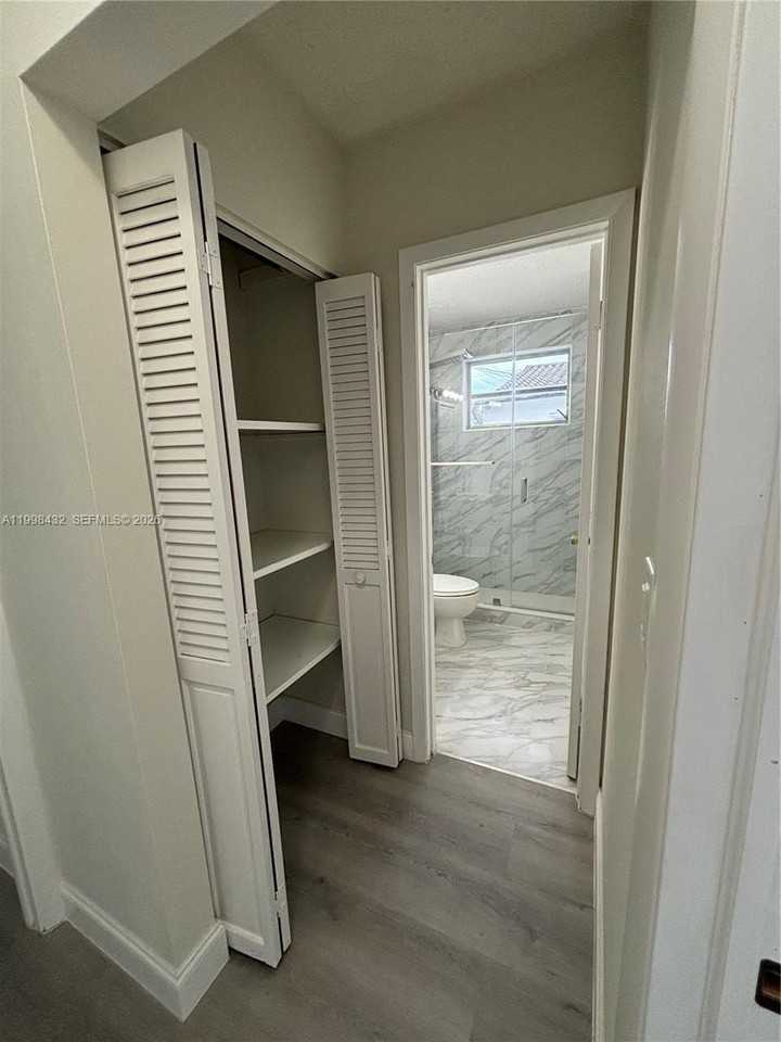 5011 Sw 5th St #0 - Photo 3 of 5