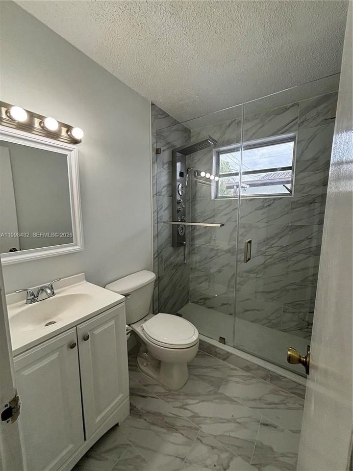 5011 Sw 5th St #0 - Photo 4 of 5