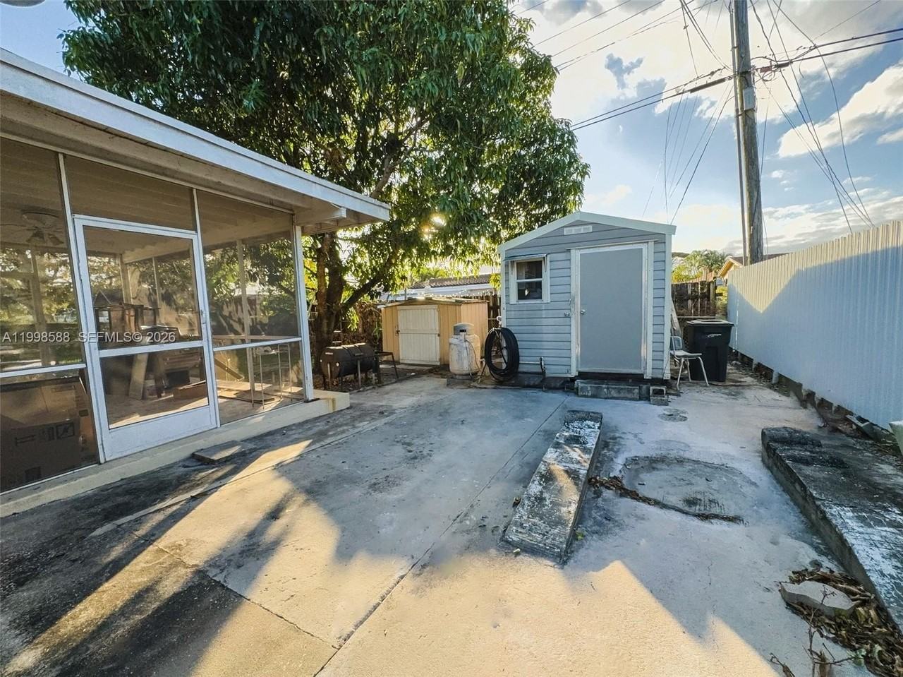 3420 Sw 104th Ave - Photo 7 of 30