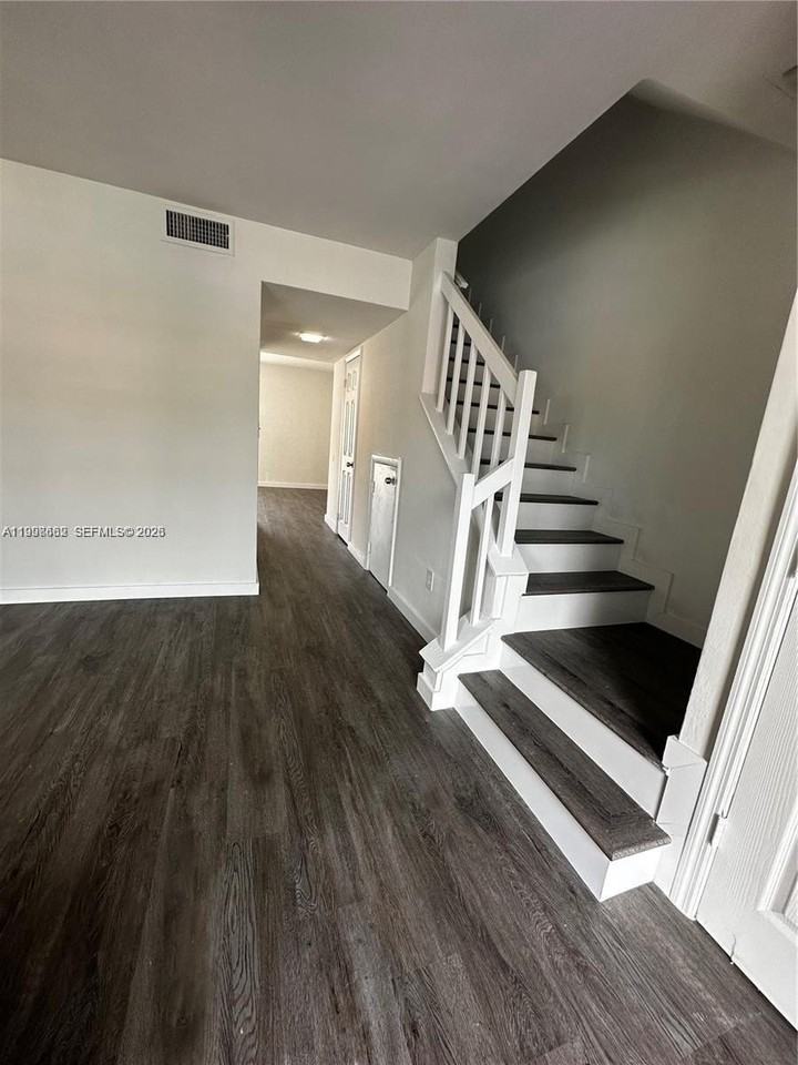 2778 Nw 196th Ter - Photo 4 of 5