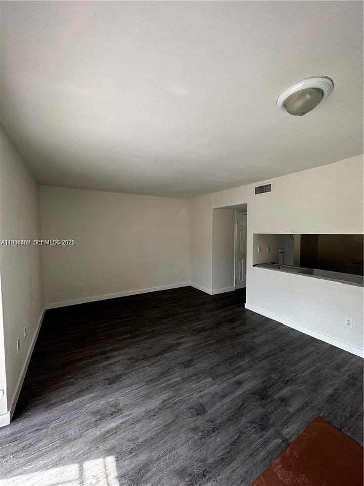 2778 Nw 196th Ter - Photo 5 of 5