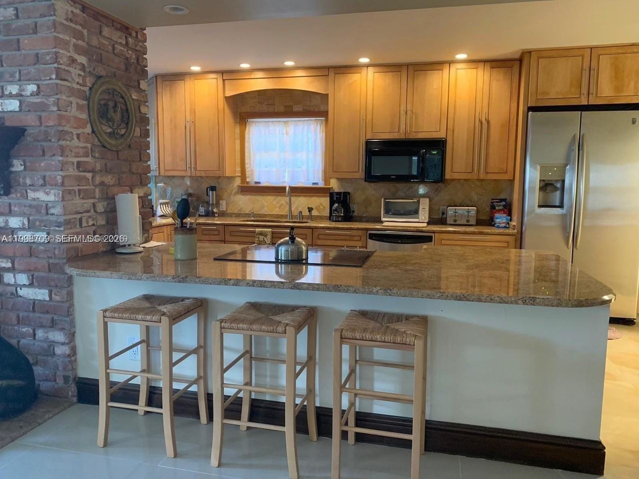 258 Sw 1st Ct - Photo 4 of 26