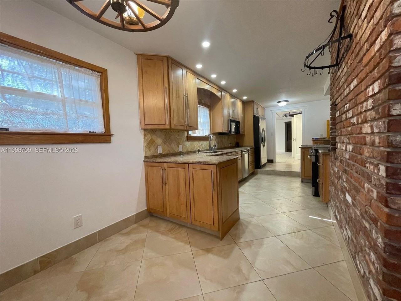 258 Sw 1st Ct - Photo 6 of 26