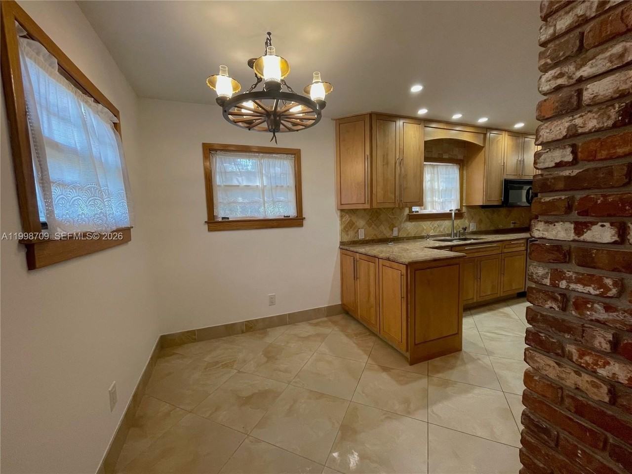 258 Sw 1st Ct - Photo 7 of 26