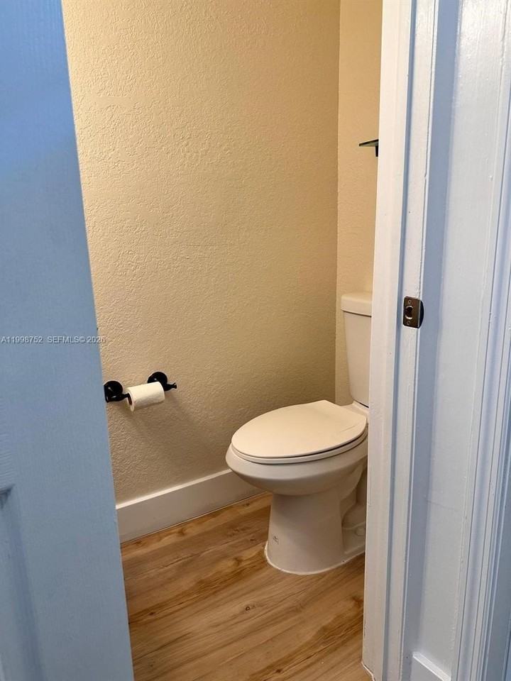 11091 Nw 7th St #104 - Photo 6 of 28