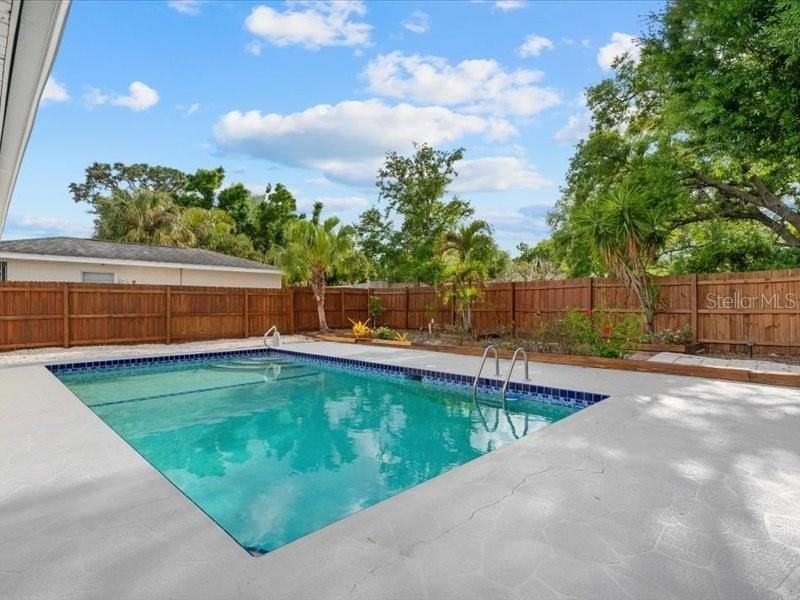 2226 Fairfield Ave - Photo 4 of 30