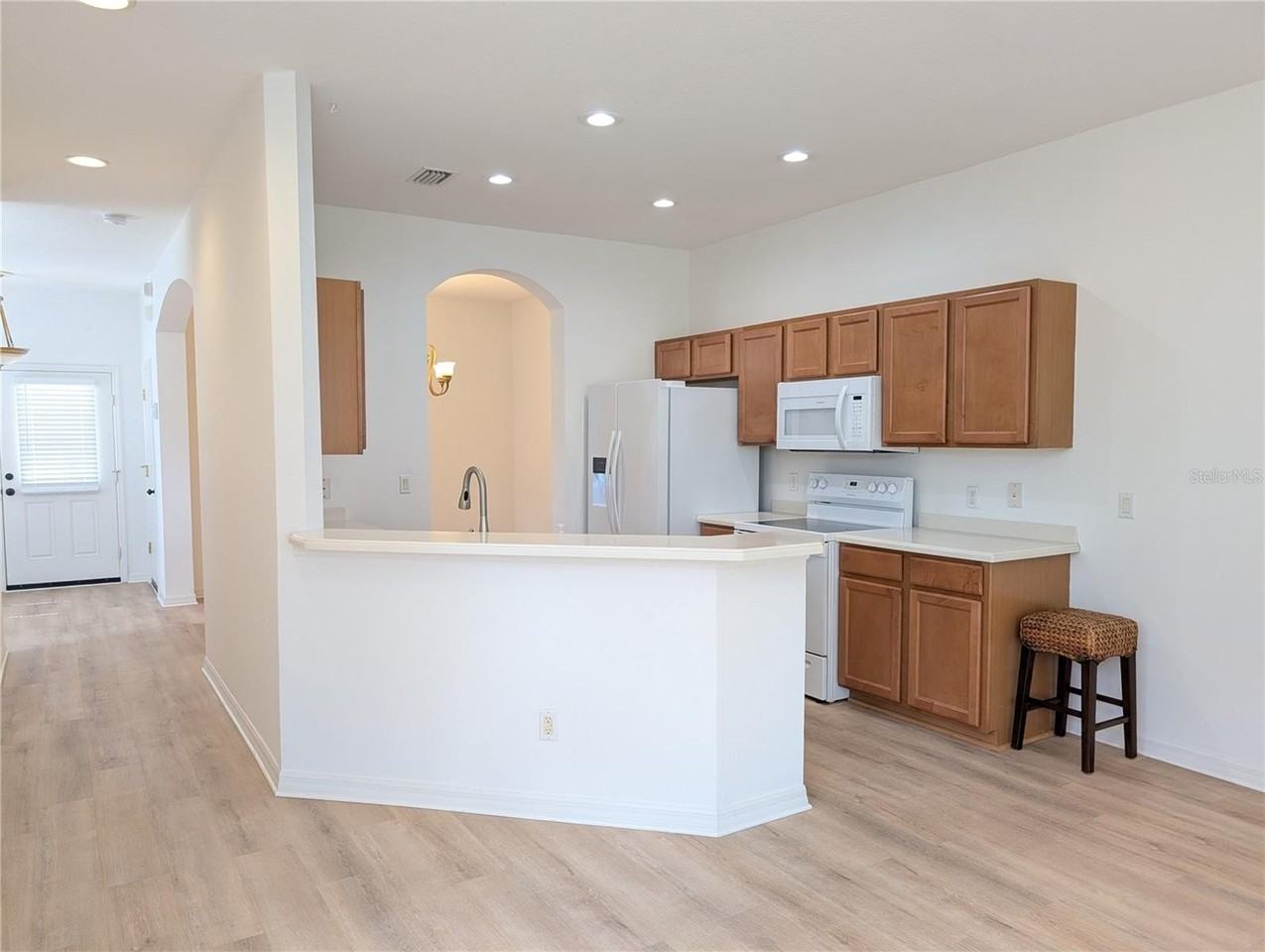 1076 Jonah Dr - Photo 2 of 16