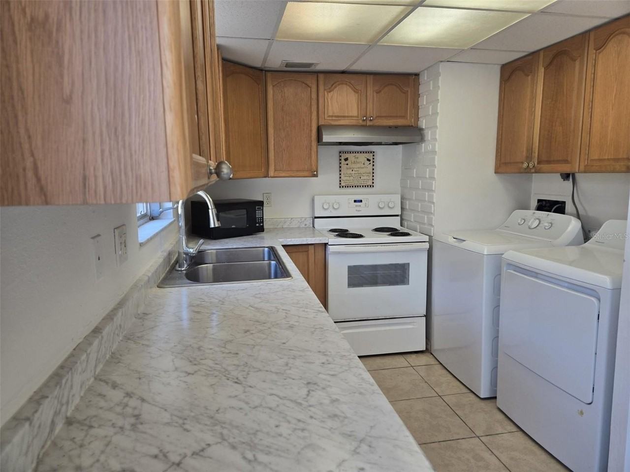 210 Amherst Ave #100 - Photo 3 of 20