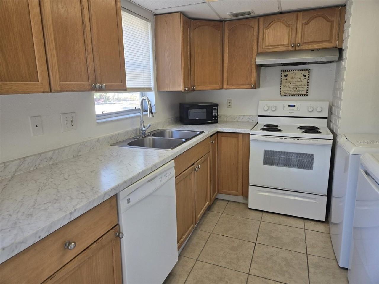 210 Amherst Ave #100 - Photo 4 of 20