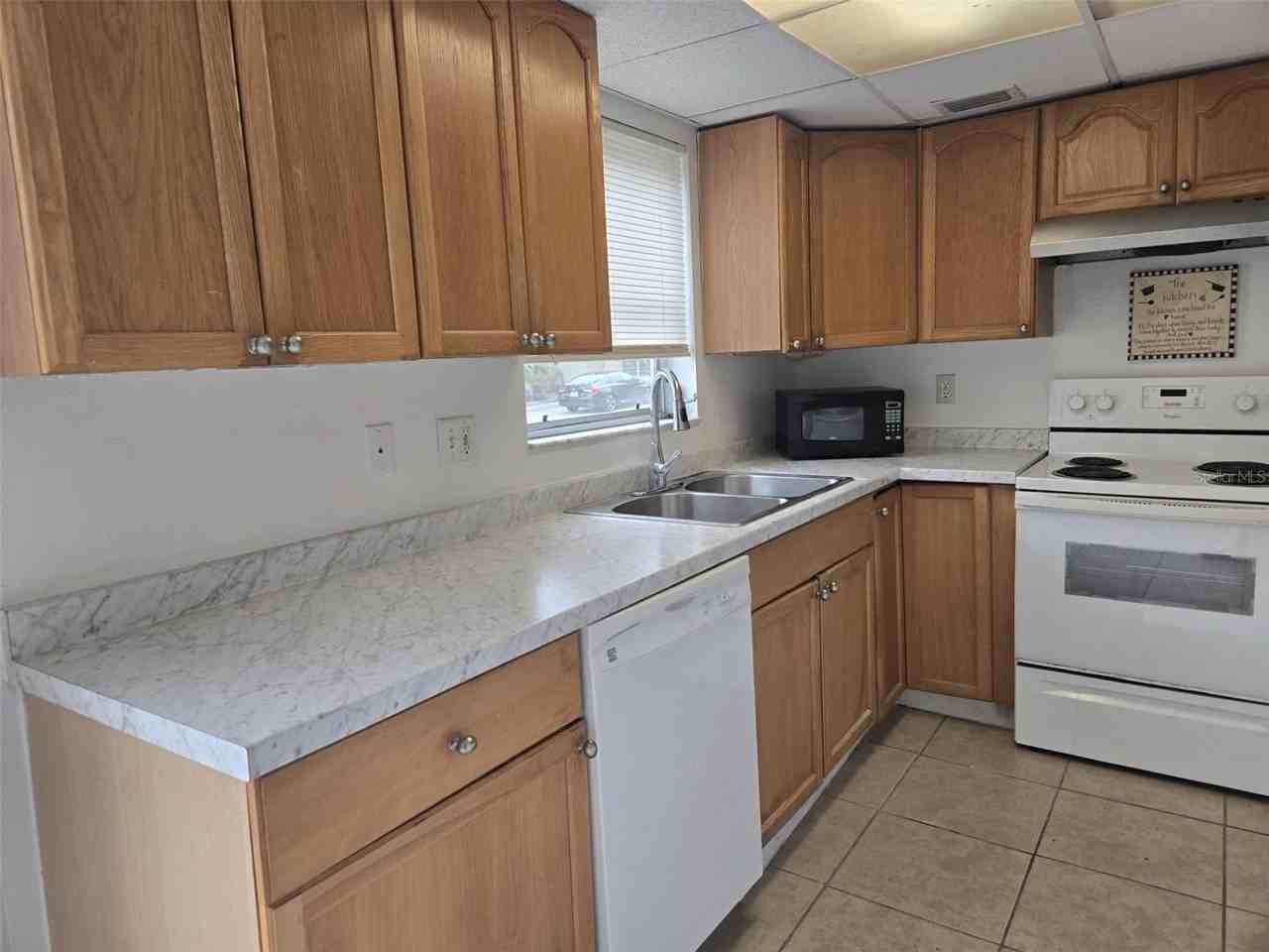 210 Amherst Ave #100 - Photo 5 of 20