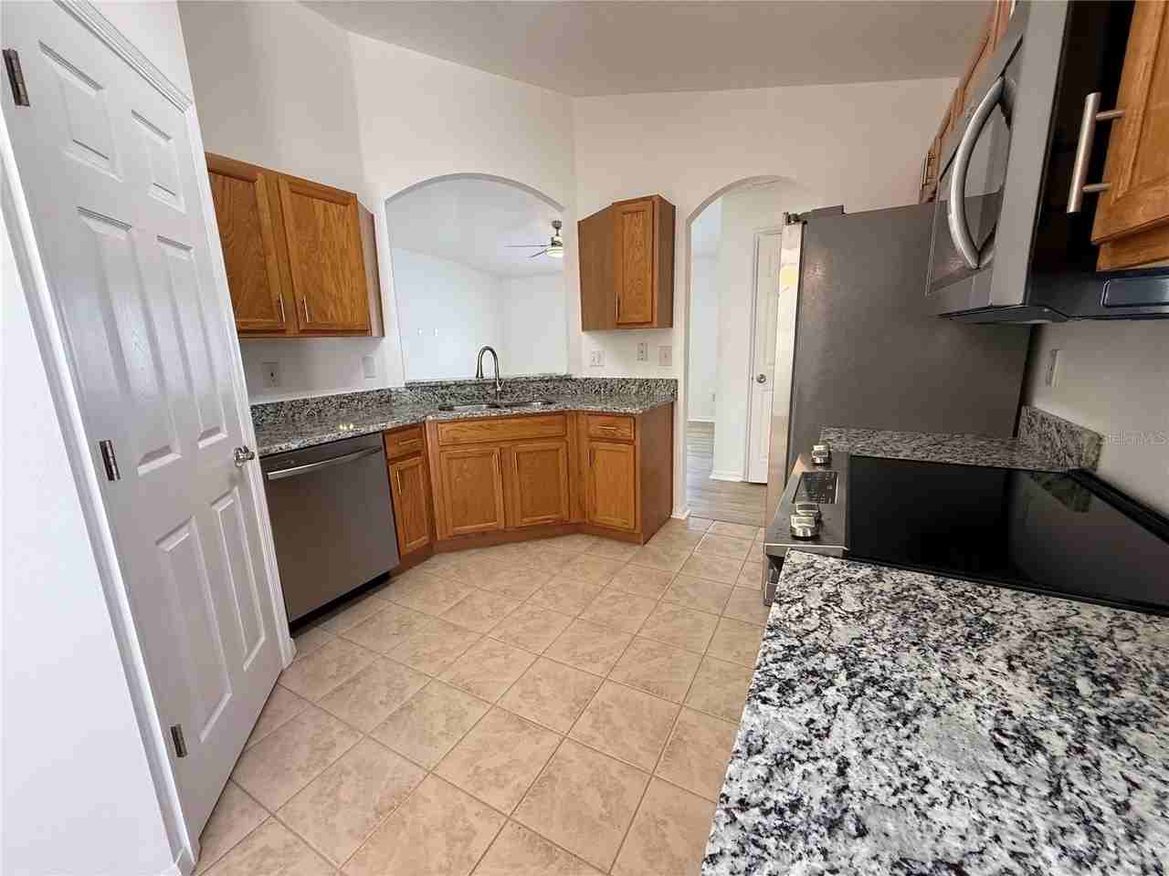 2 Upland Pl - Photo 4 of 13