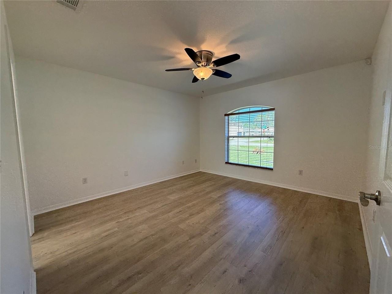 2 Upland Pl - Photo 7 of 13