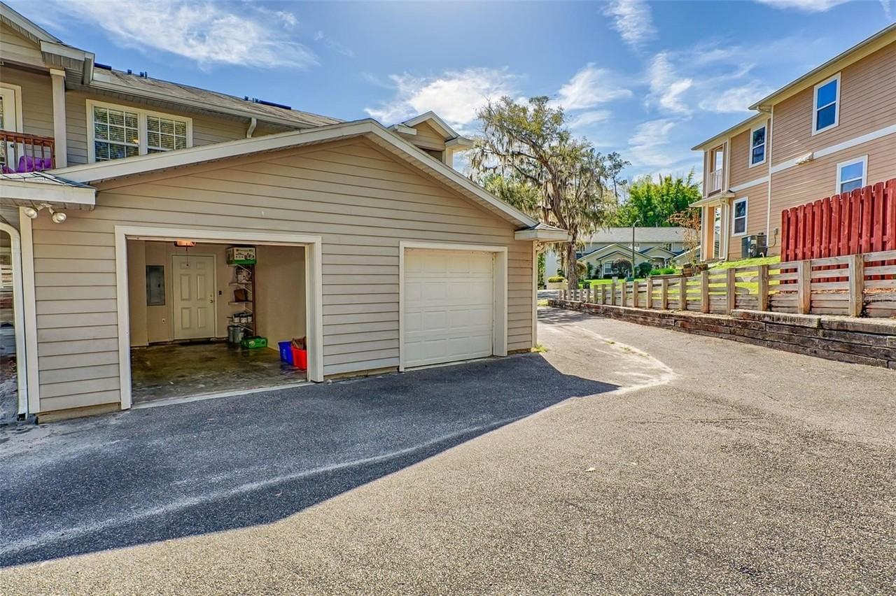 2710 Nw 104th Ct #B - Photo 4 of 26