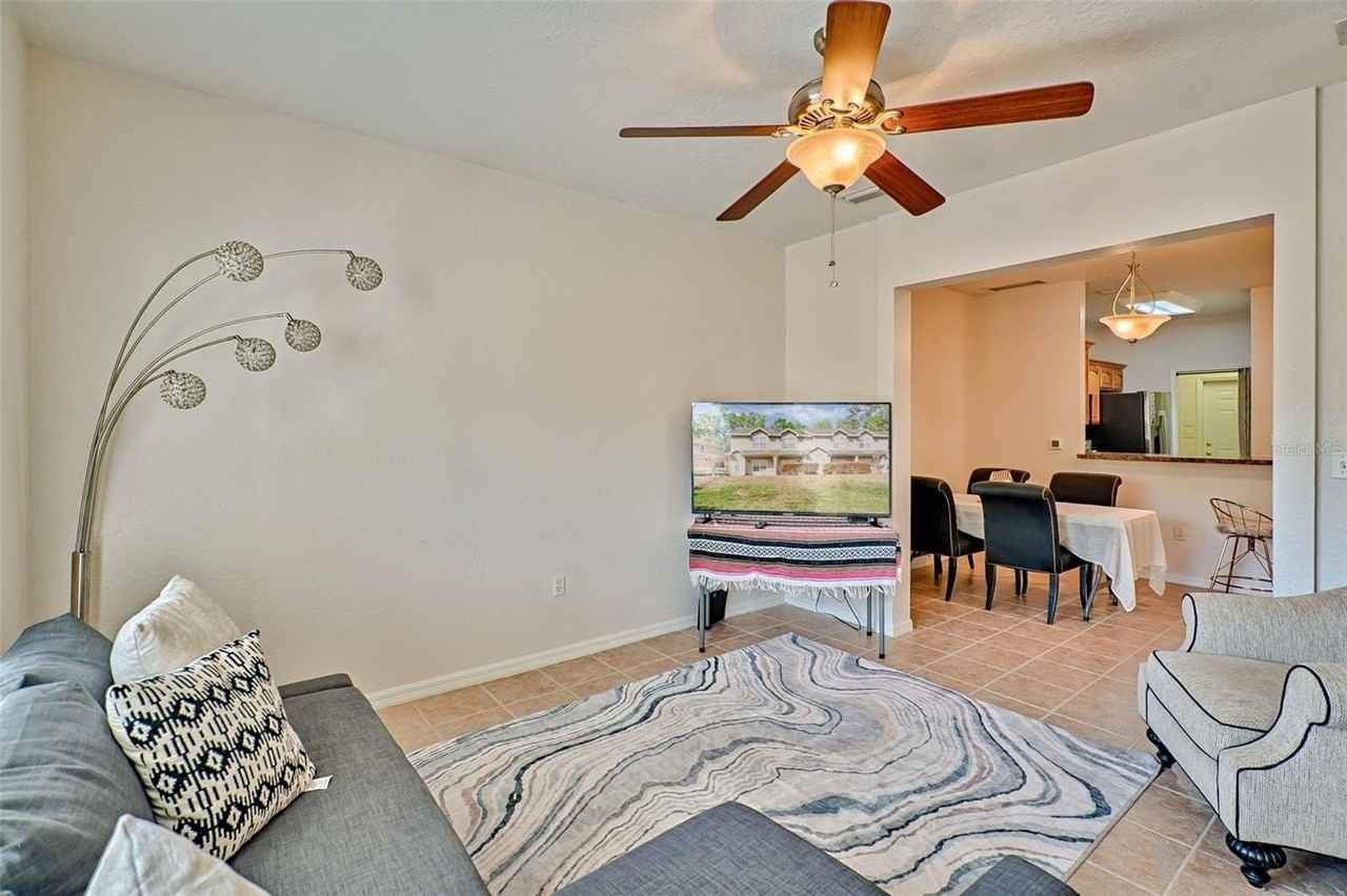 2710 Nw 104th Ct #B - Photo 5 of 26