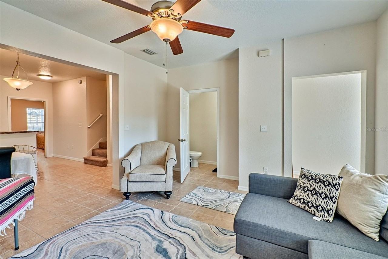 2710 Nw 104th Ct #B - Photo 6 of 26