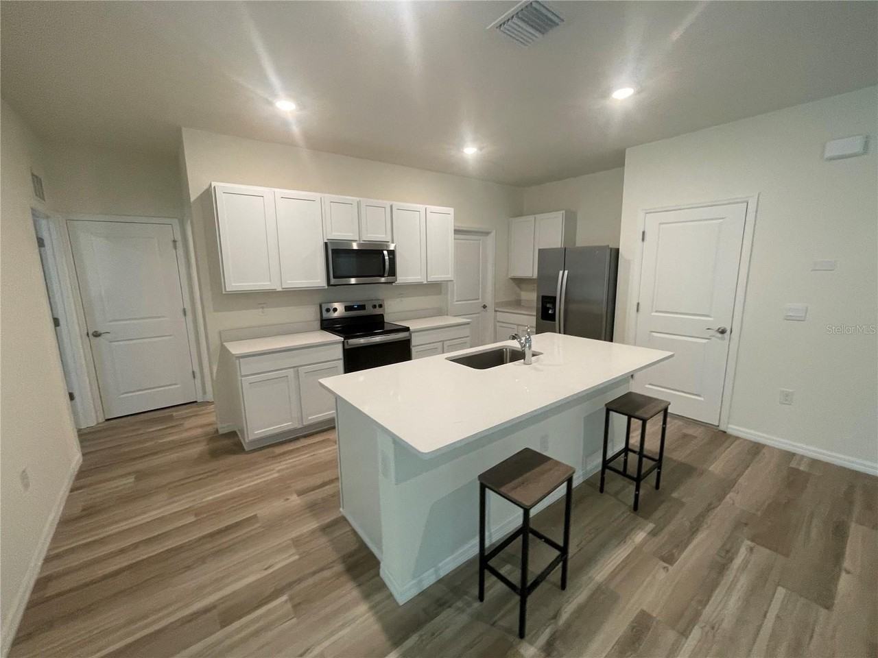 4905 Sw 51st Rd - Photo 4 of 20