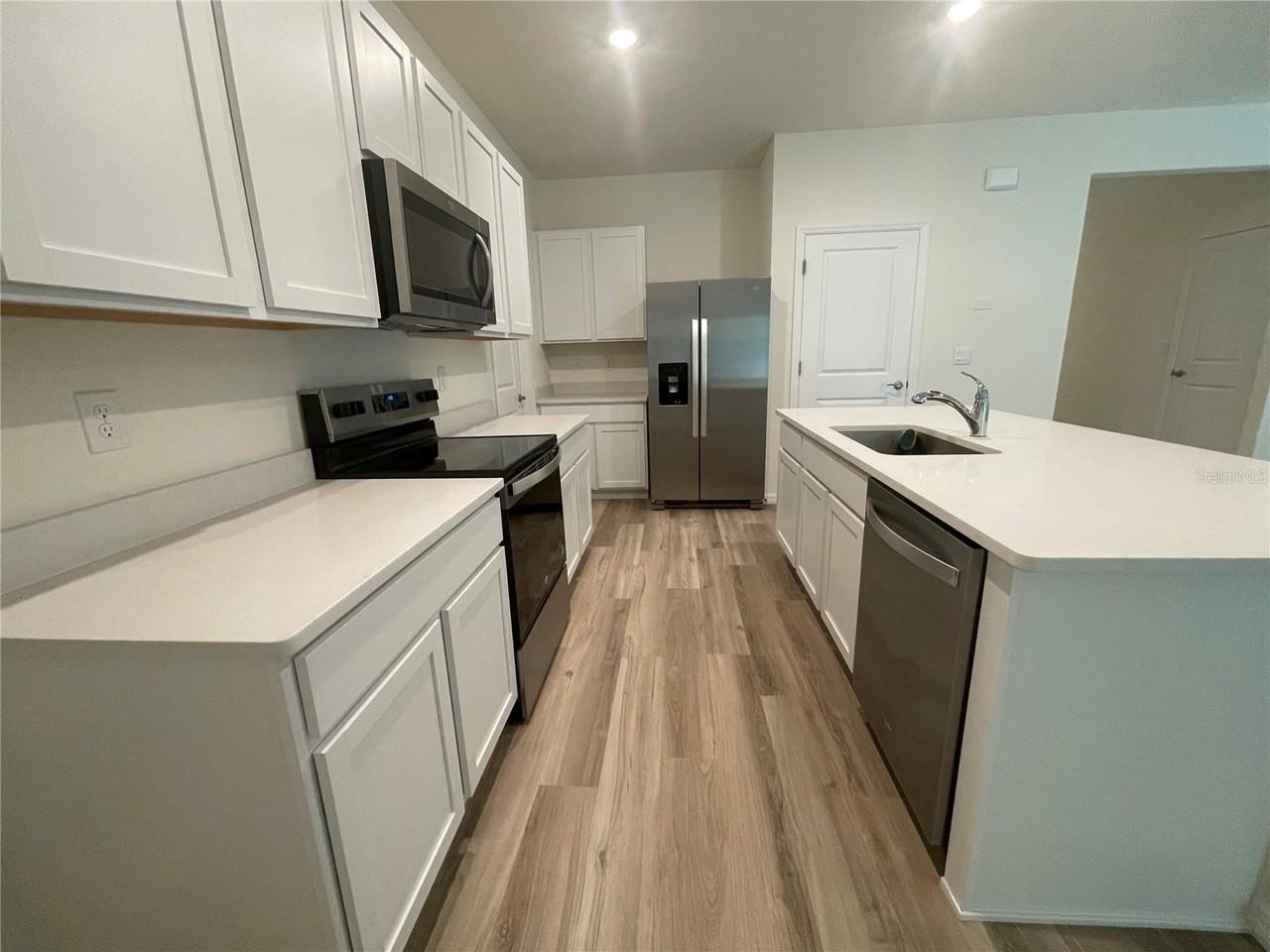 4905 Sw 51st Rd - Photo 5 of 20