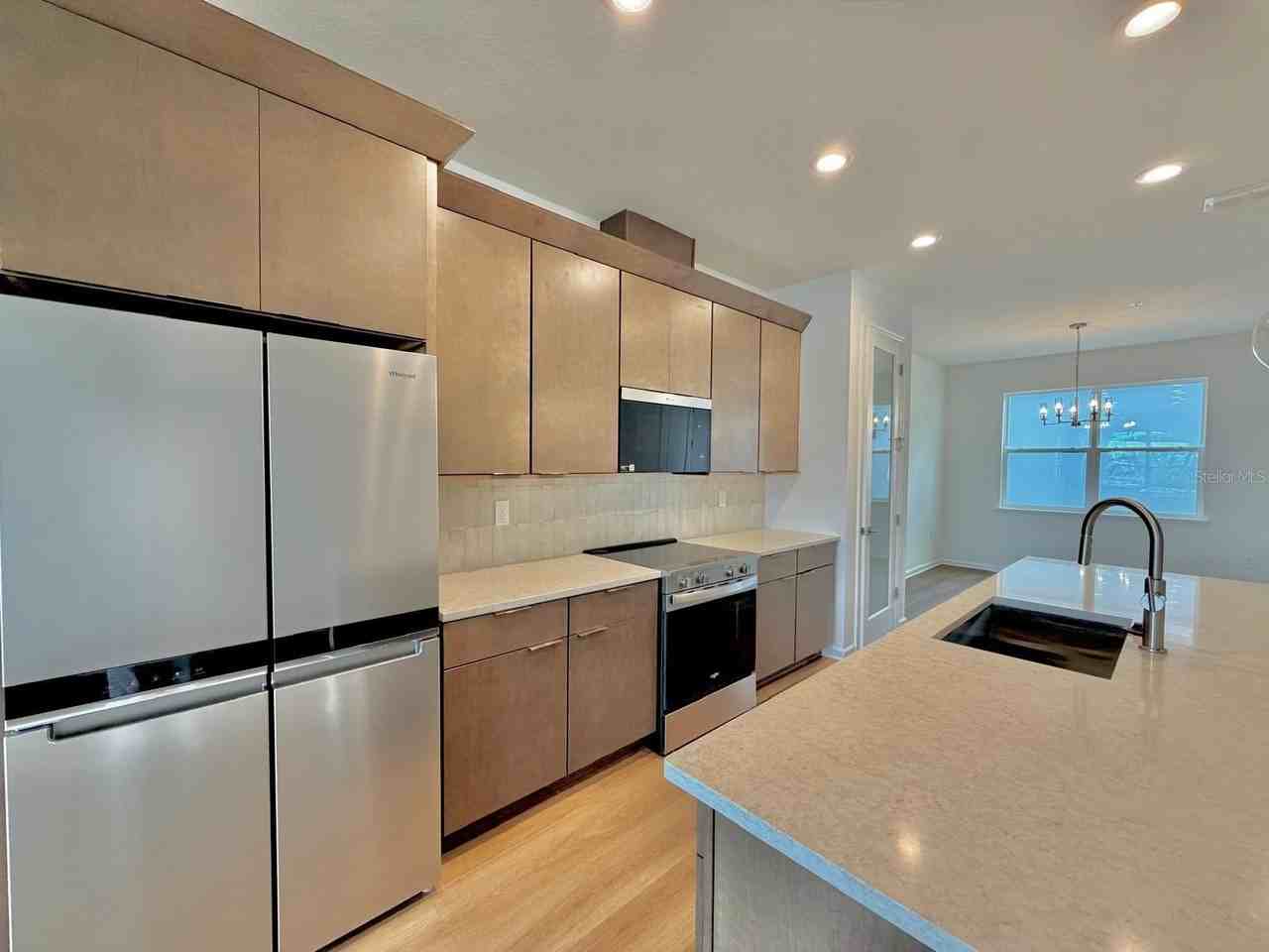 1887 Pinecliff Dr - Photo 4 of 34