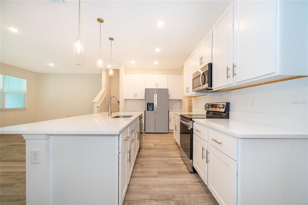 5261 Luisa Ct - Photo 5 of 32