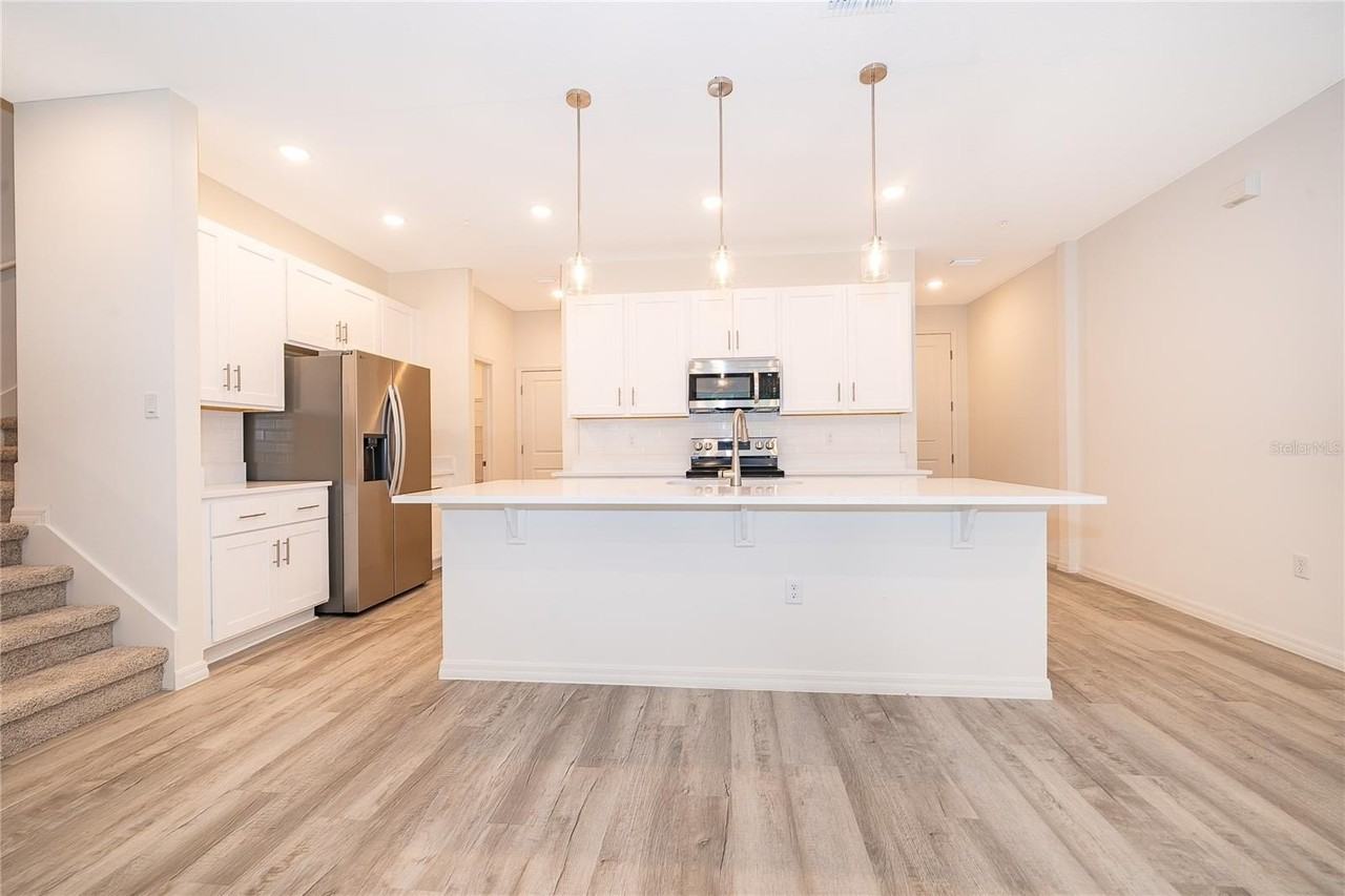 5261 Luisa Ct - Photo 7 of 32