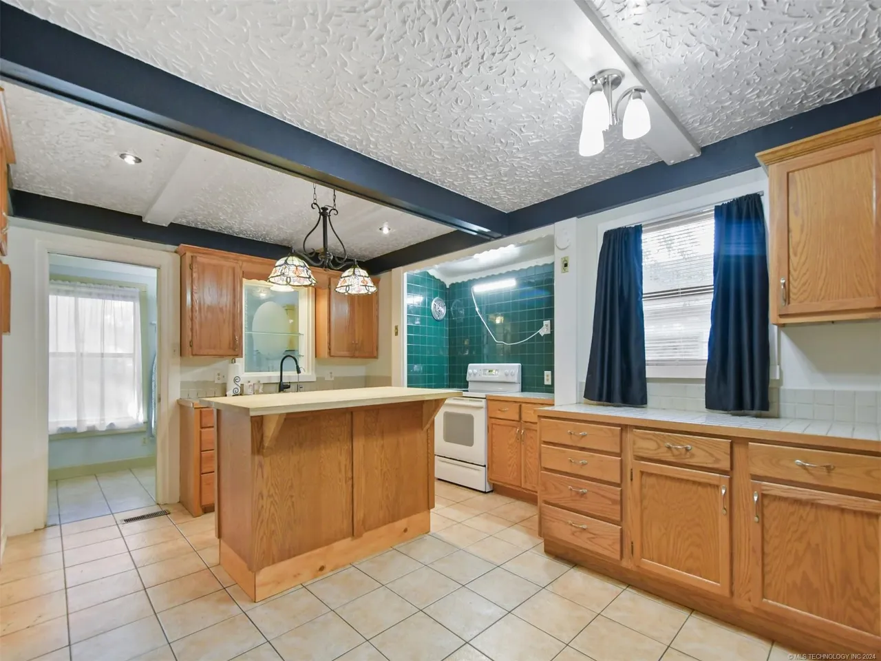 1716 1st Ave Sw #1 - Photo 2 of 23