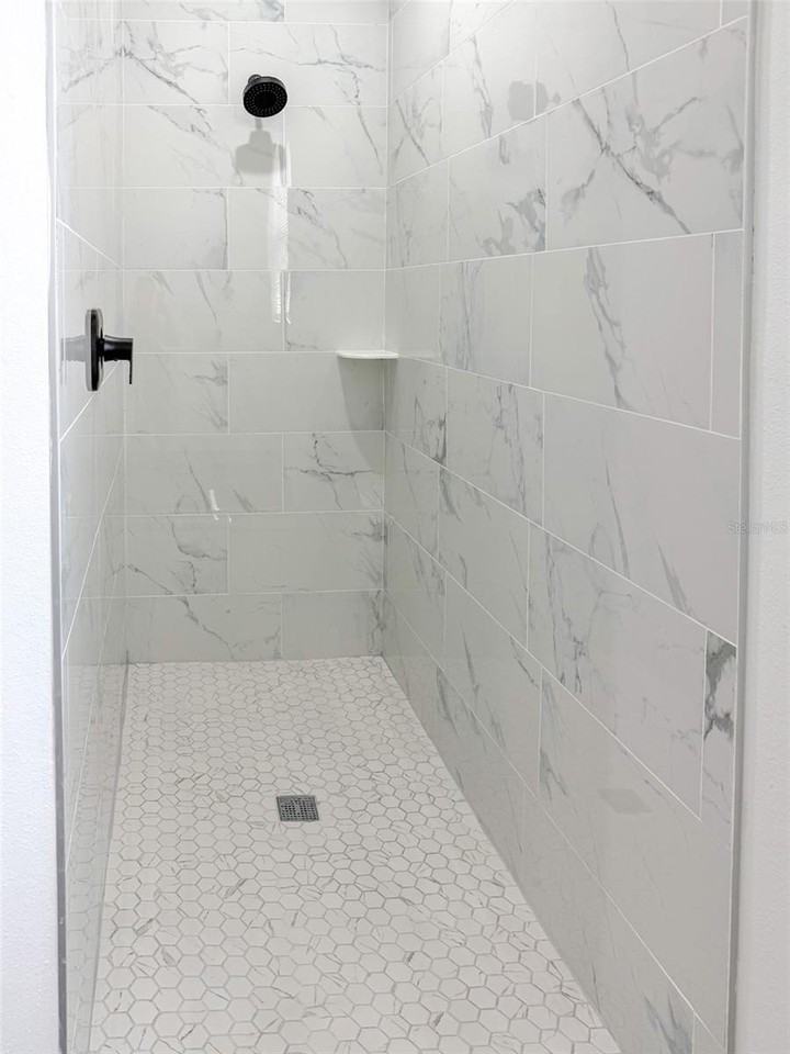 4700 Sunbeam St - Photo 4 of 8