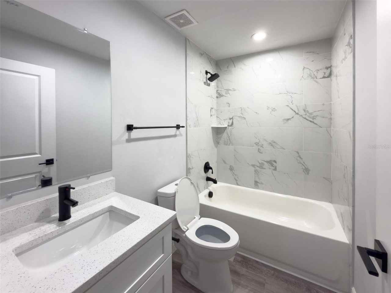 4700 Sunbeam St - Photo 6 of 8