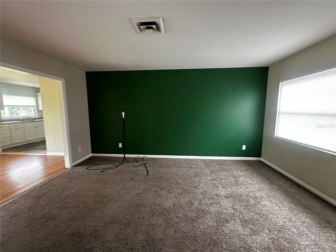 510 Sw 28th St - Photo 2 of 9