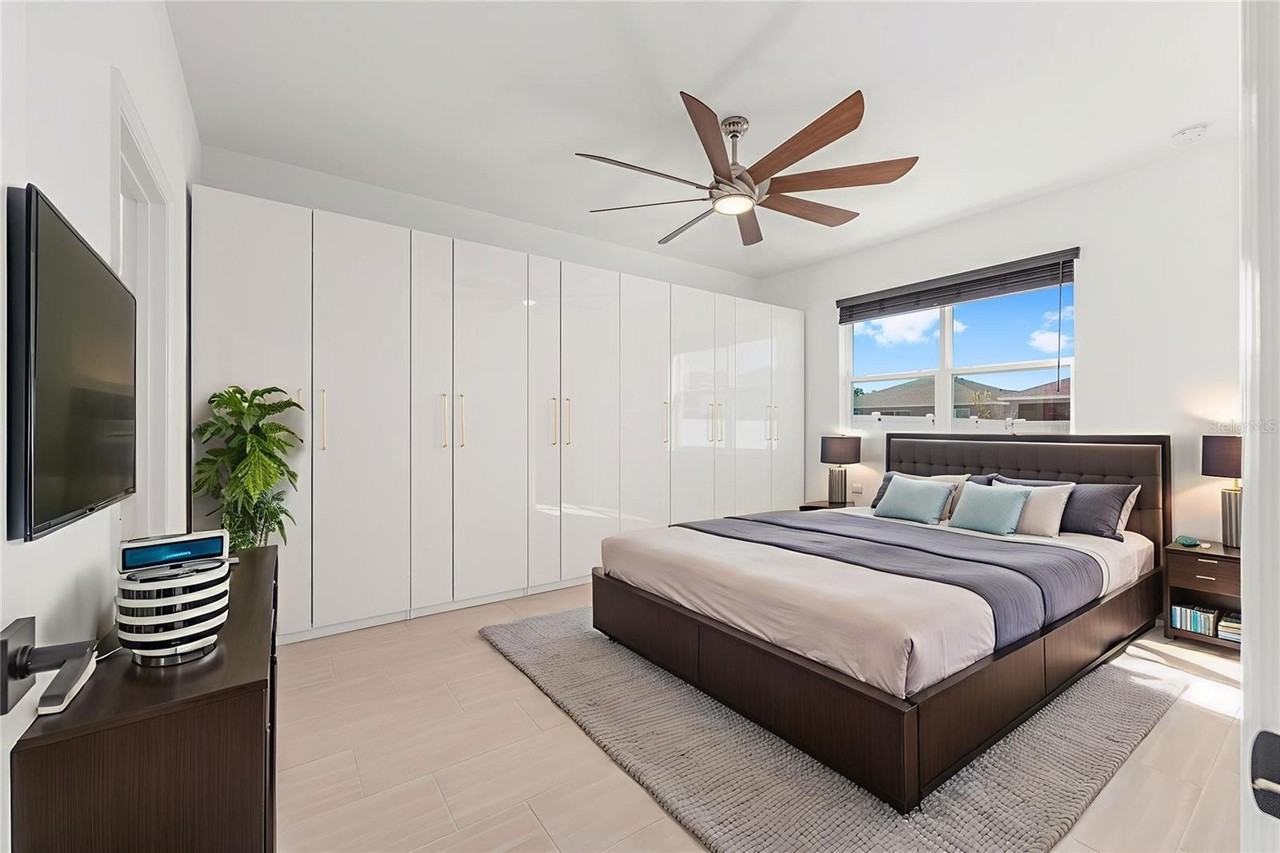 6366 Sw 77th Ave - Photo 4 of 50