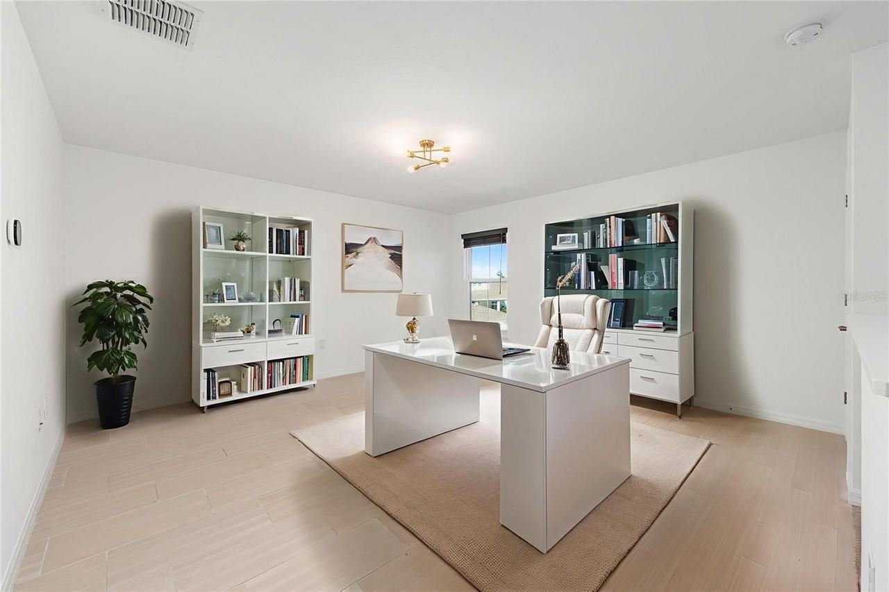 6366 Sw 77th Ave - Photo 5 of 50