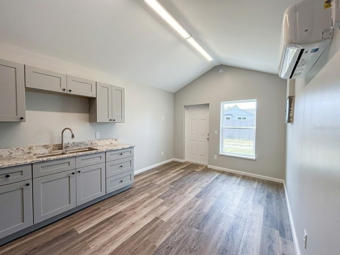 115 Avenue F Sw #B - Photo 7 of 8